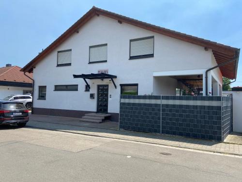 Altrip Apartment | Casa Rosa Ferienwohnung in Altrip