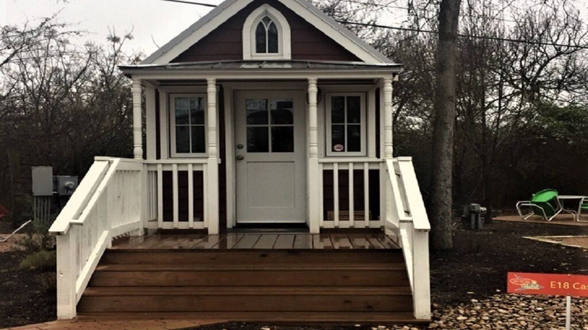 Willis Cabin | Casa Rosa Waterfront Tiny Home nLake Conroe Retreat Beautiful Sunsets