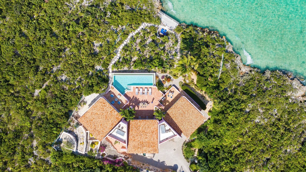 Ocean Point House | Casa Rosada Villa - Turks & Caicos' Paradise Escape