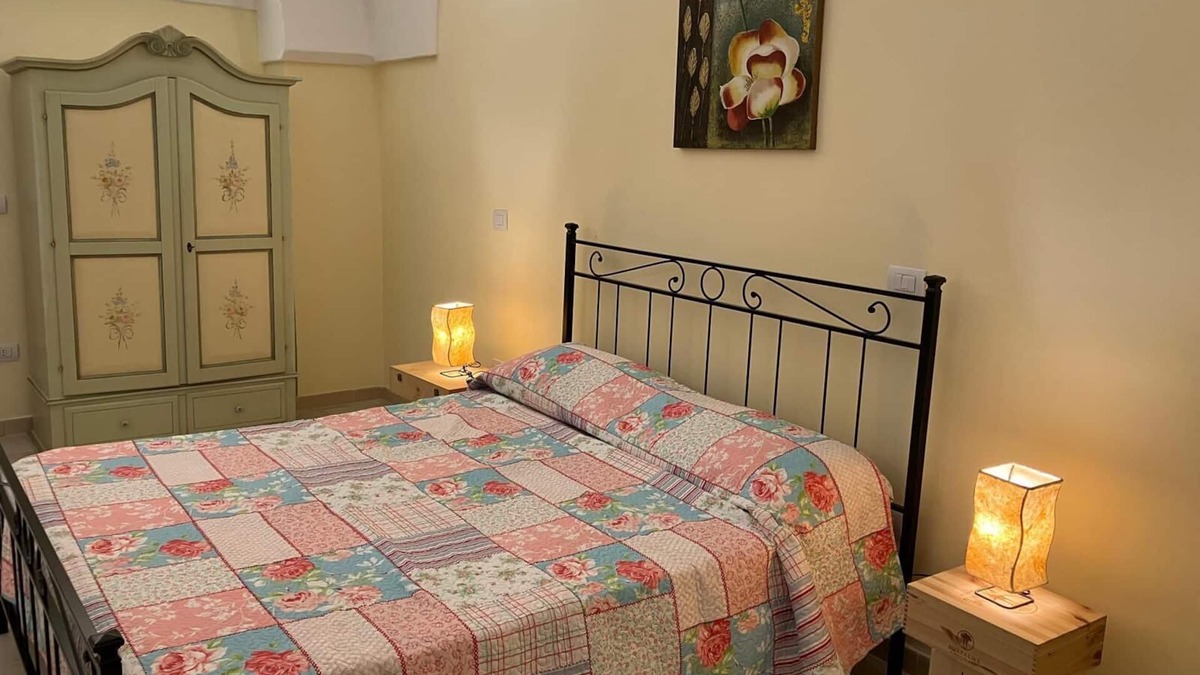 Taranto Apartment | CASA ROSALBA Typical southern house with vaulted roof a few miles from the beautiful