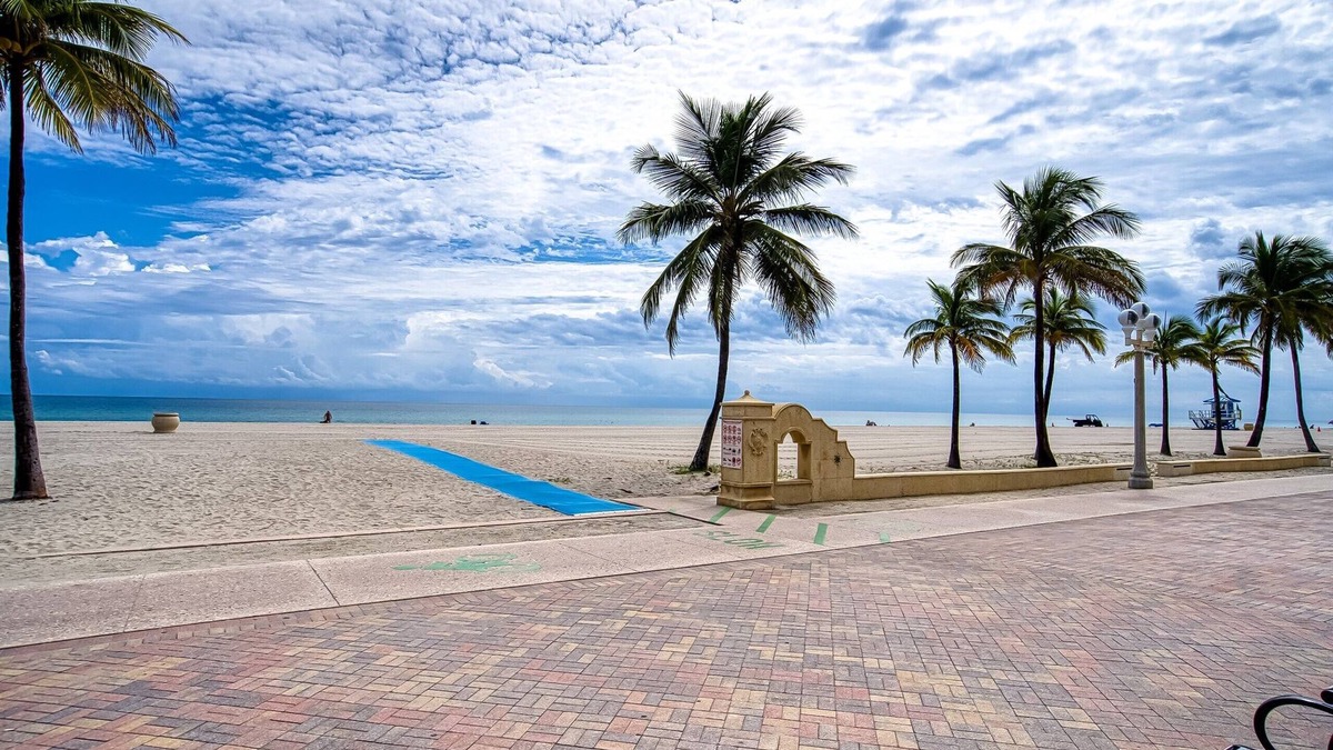 Hollywood South Central Beach Apartment | CASA ROSELLE 2 BEDROOMS