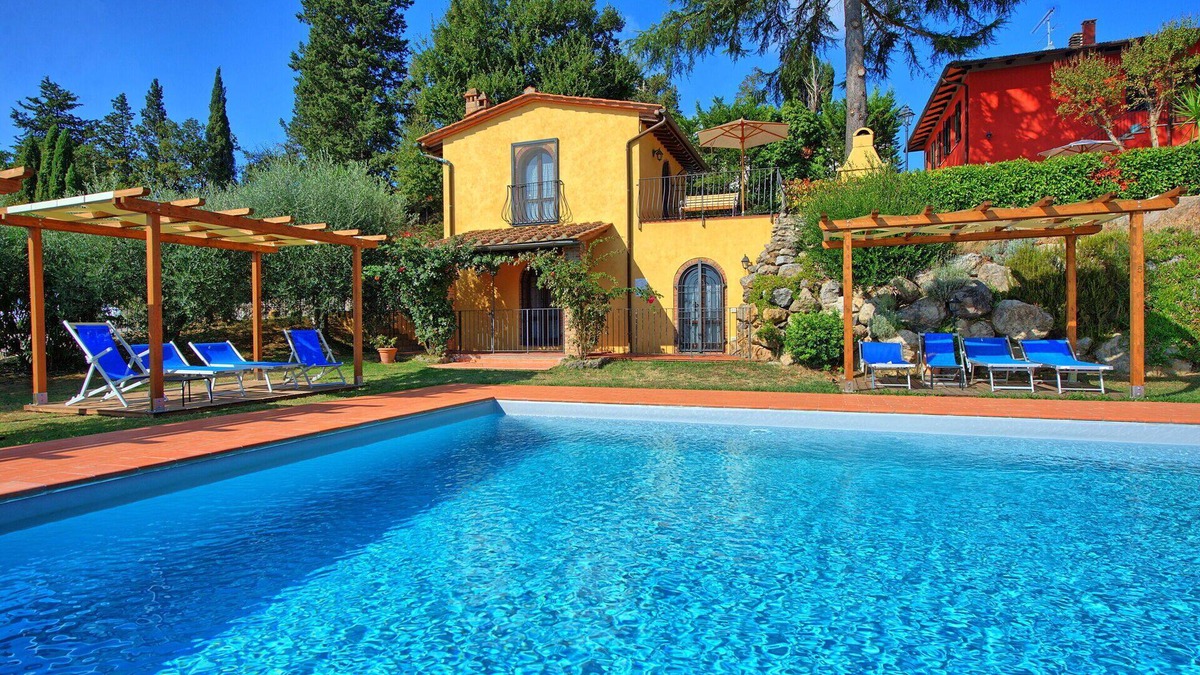 Certaldo Apartment | Casa Rossa 6 - Apartment with swimming pool