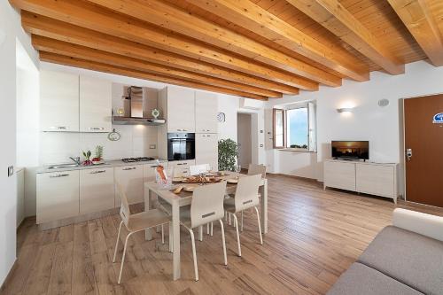 Bardolino House | CASA ROSSA - Regarda Travel