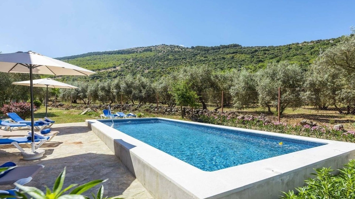 Alfarnate Villa | Casa Rural El Ciruelo Loco Alfarnate by Ruralidays