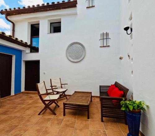 Montejaque House | Casa rural en Montejaque con patio andaluz, chimenea y sala multiusos