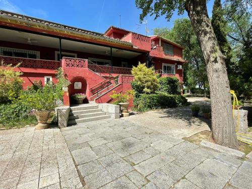 Torrejon de Ardoz House | Casa Rural Los Menhires