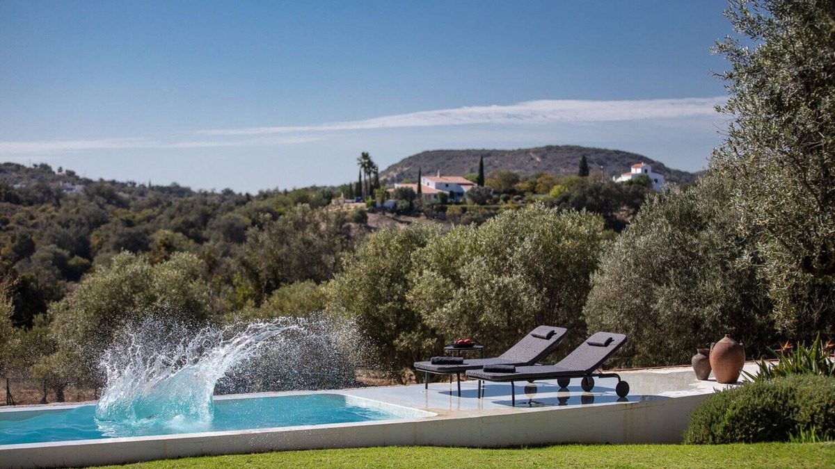 Gorjoes Villa | Casa Sabados