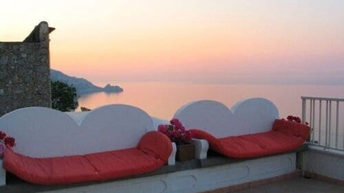 Praiano Apartment | Casa San Tommaso studio flat with breathtaking sea view terrace.