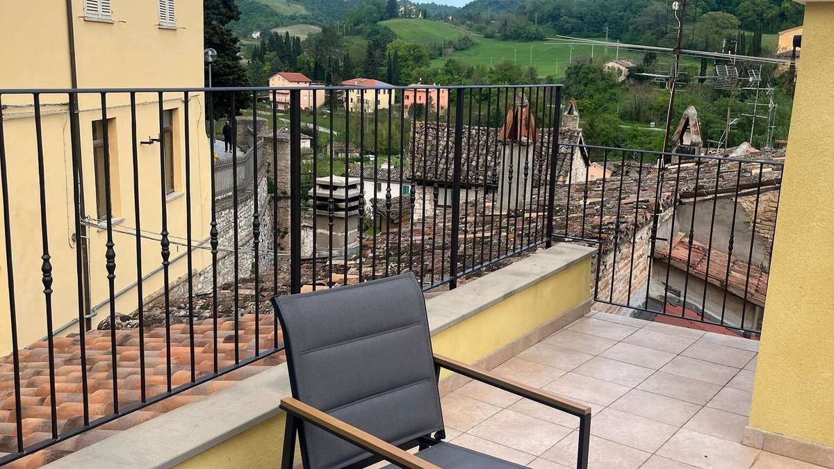 Pergola House | Casa Sartoria - Cozy and modern, in the historic center of Pergola