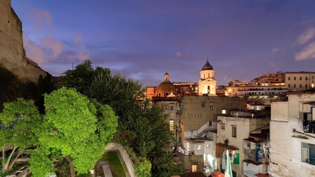 Rione Sanita Apartment | Casa se Dea, located in the heart of Naples. A few meters away from the subway.
