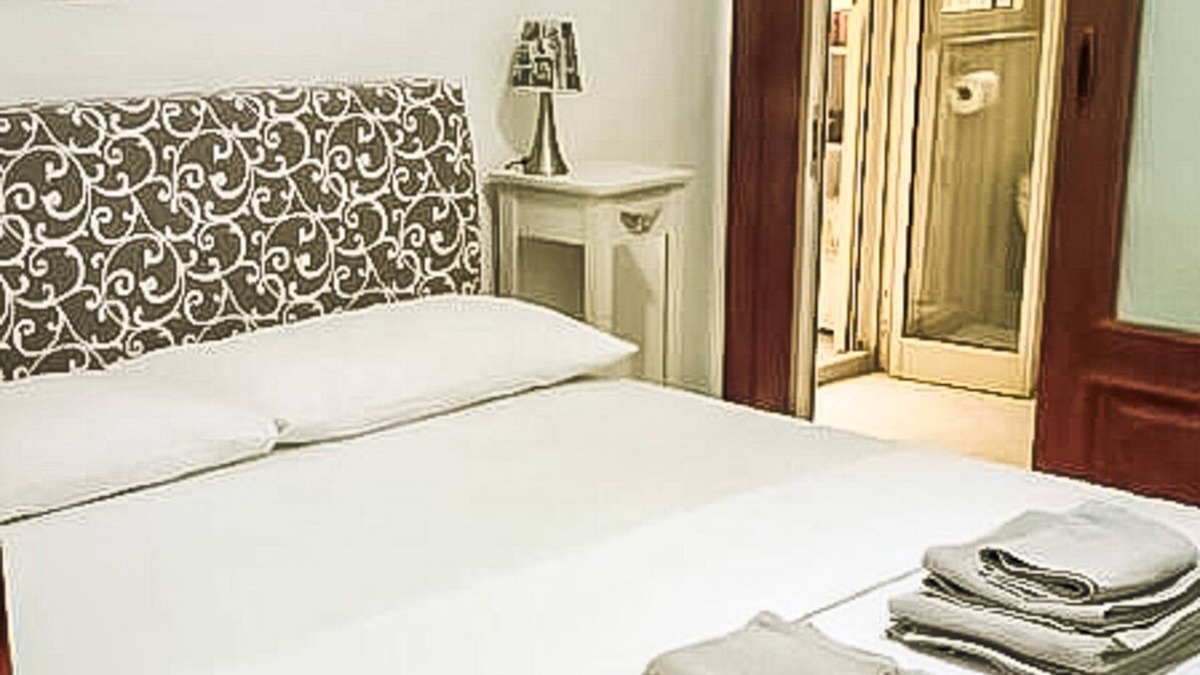 Ruggero Settimo House | Casa Sedie Volanti