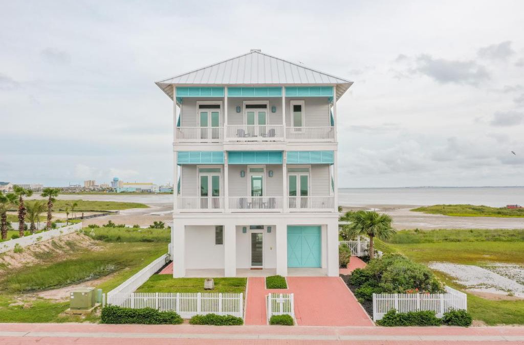 The Shores House | Casa Sirena - Private bayside home with pool home