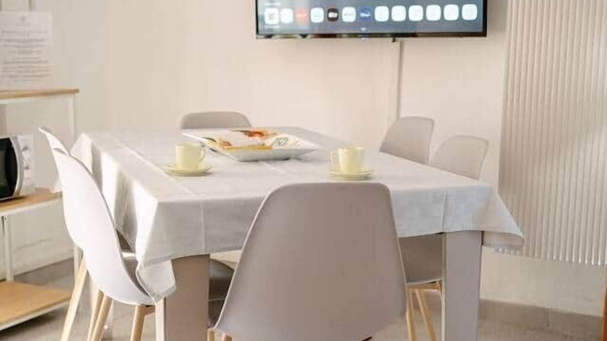 Villaggio Carrao Villa | Casa Sole - townhouse by the sea, WiFi, Netflix, A/C
