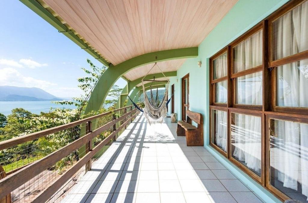 Florianopolis House | Casa super espaçosa com vista linda para o mar.