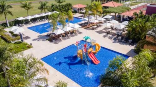 Aguas de Santa Barbara Resort | Casa Térrea com Piscina em um Resort Completo