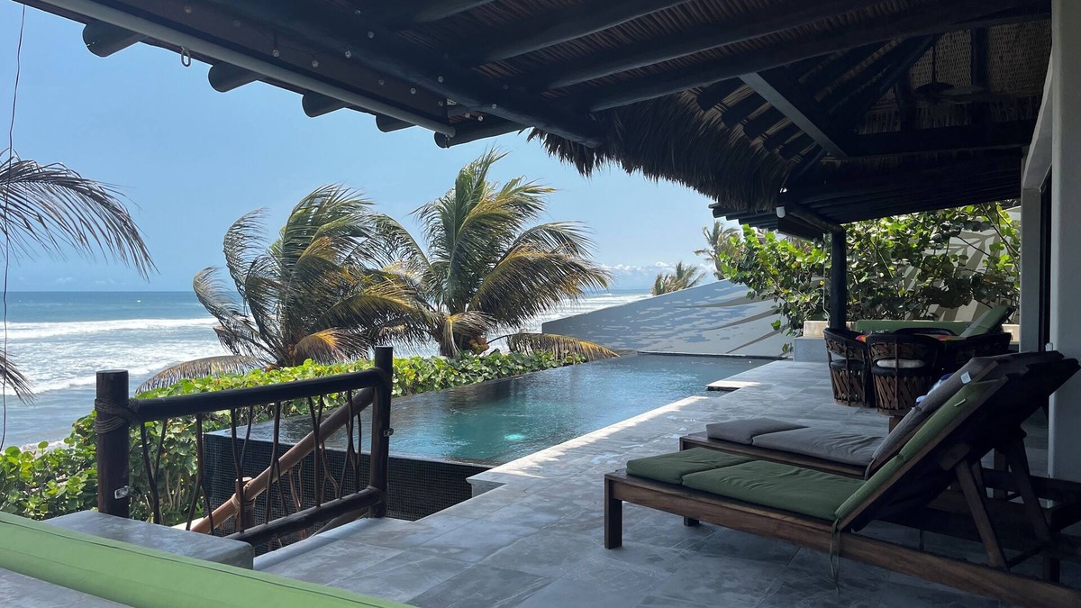 Saladita House | Casa Tabachines. A beautiful oceanfront surf casa, minutes from the point break!
