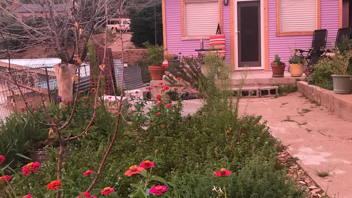 Bisbee House | Casa Taormina: Views! Parking, Only 5 Steps, Bkfst fixings, long stay discounts!