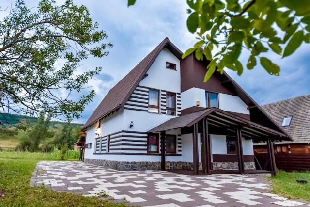 Rozavlea House | Casa Terra