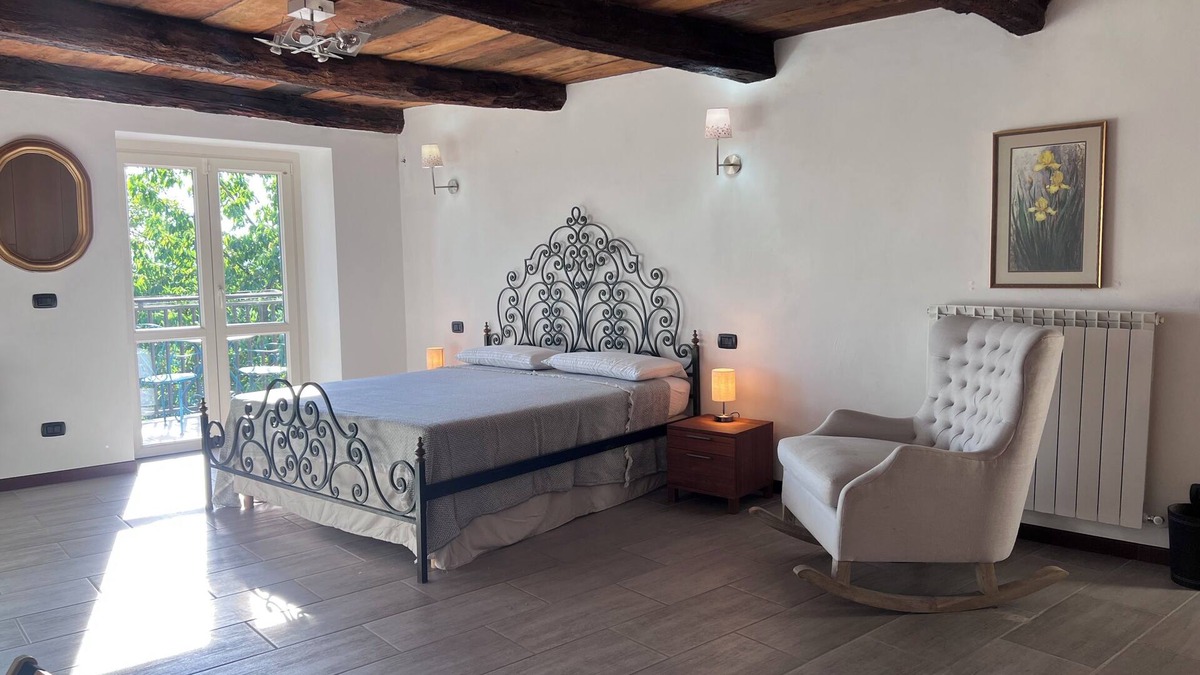 Carpeneto Apartment | Casa Terragni 38 - Four Bedroom Apartment, Sleeps 8