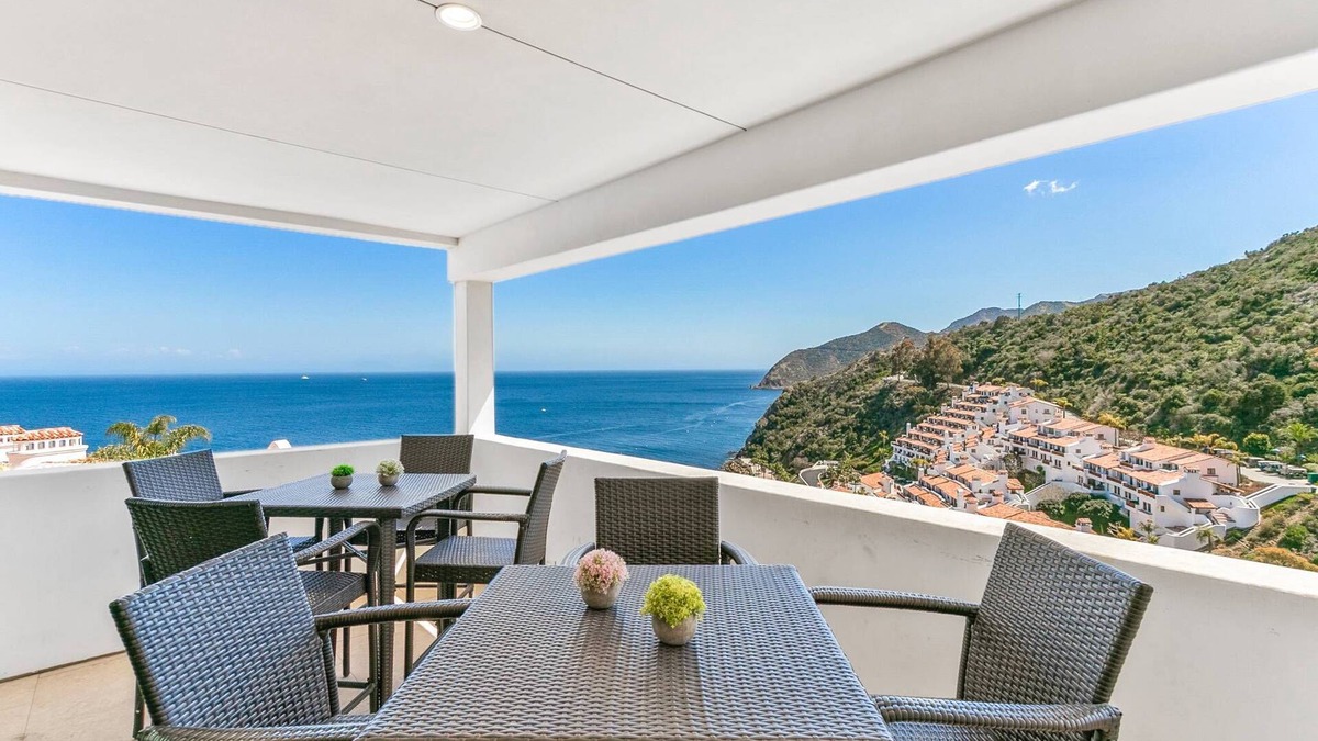 Cortez Hill House | Casa Tortuga by AvantStay | Ocean View + Golf Cart