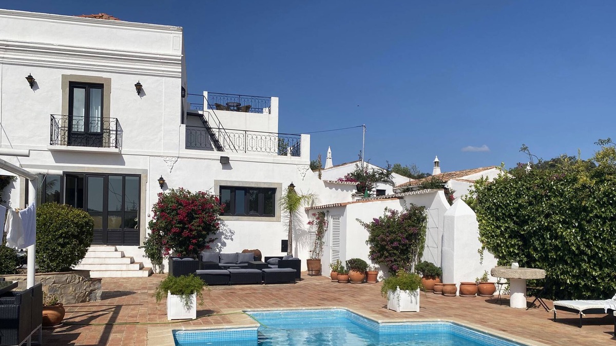 Sao Bras de Alportel Villa | Casa Traditional Portuguesa de 4 Quartos com Piscina Privada ´old Manor´