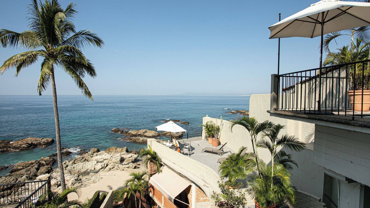 South Shore Hotel Area Villa | Casa Tres Vidas - Beachfront Villa on Playa Conchas Chinas