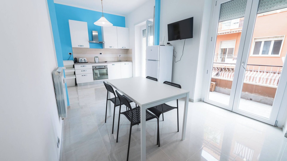 Suburbio XI della Vittoria Apartment | Casa Trionfale - Three Bedroom Apartment, Sleeps 6