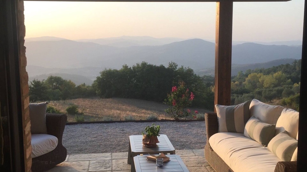 Umbertide House | Casa Uccelli e Api - overlooking the Green heart of the Niccone Valley