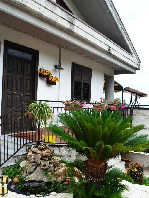 Montefalcione Apartment | Casa Vacanze L'Agrifoglio