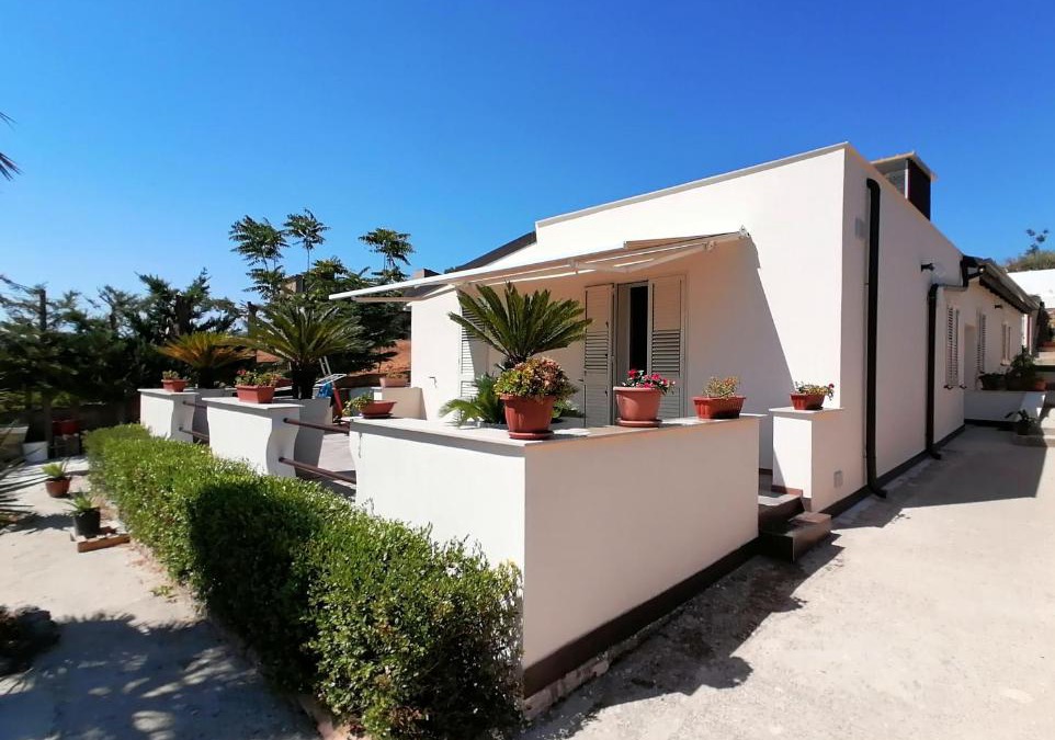 Camastra House | Casa Vacanze Villa Tropia