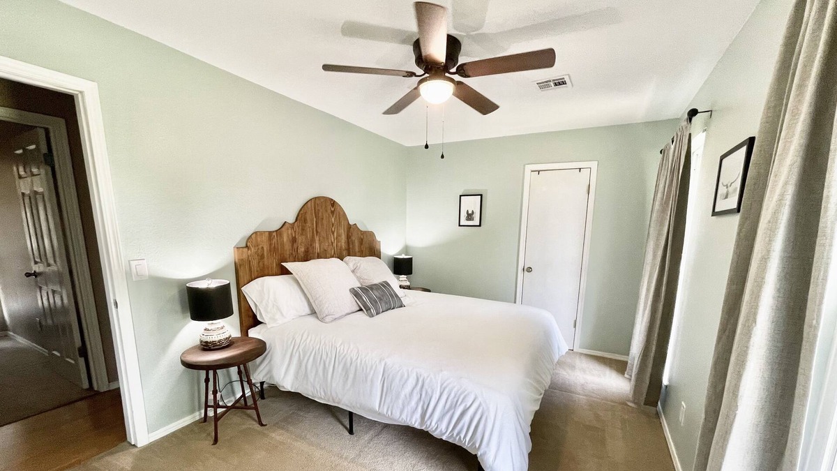 Stillwater House | ¡CASA VAQUERO! MINUTES FROM OSU CAMPUS FAMILY-FRIENDLY STOCKED KITCHEN