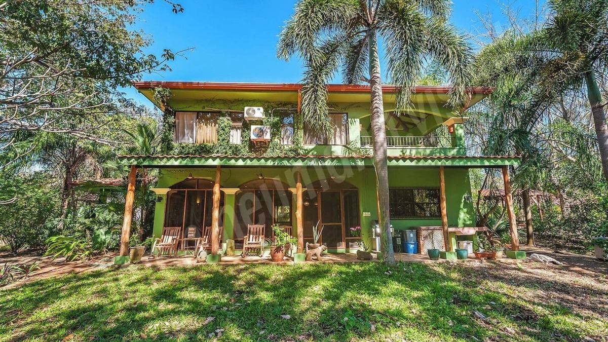 Junquillal House | Casa Verde – 3BR Jungle Retreat in gated community of Tierra Pacifica