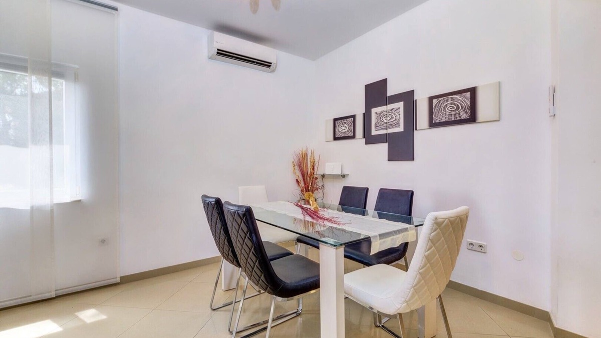 Artatore House | Casa Verde, located in the village Artatore, 150 m distance from the sea, for 5 people.