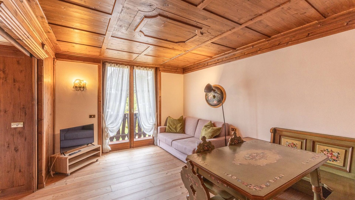 Cortina d'Ampezzo Historic Centre Apartment | Casa Verocai 18, in the center of Cortina