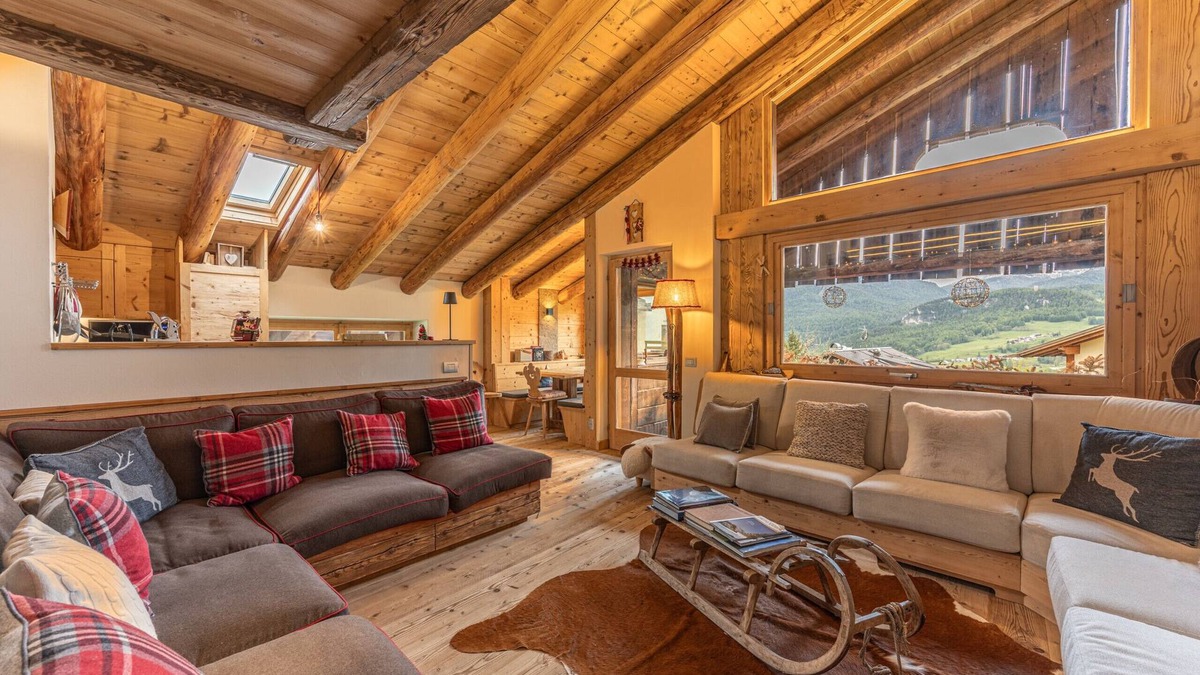 Cortina d'Ampezzo Apartment | Casa Verocip, a panoramic attic with a view of the Dolomites