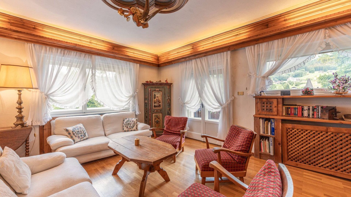 Cortina d'Ampezzo Historic Centre Apartment | Casa Via dei Prati, large, panoramic and in the center