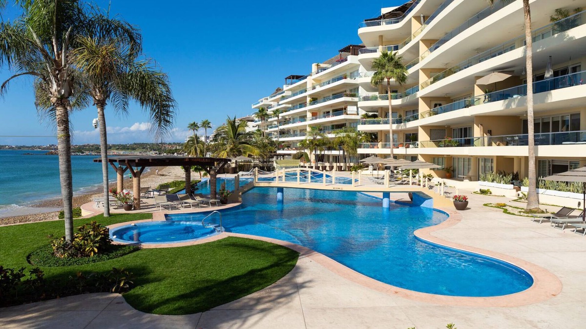 Emiliano Zapata Condo | Casa Vista Marietas - Beachfront, Ocean View 5 BR Luxury Penthouse