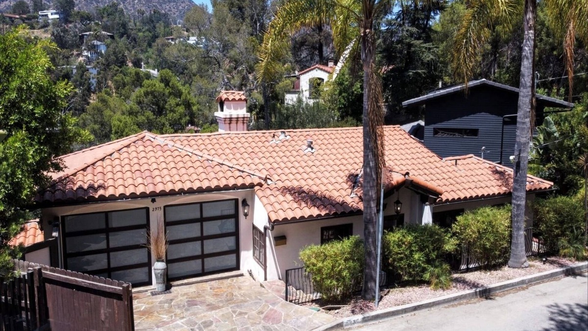 Beachwood Canyon Ski Chalet | Casa Vista! Stunning Direct Hollywood Sign Views!