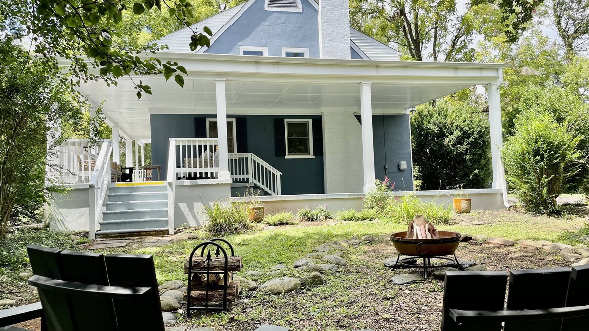 Thornhill House | CasaAzul Restored Retreat- 7min walk to historic Main Street downtown Orange, VA