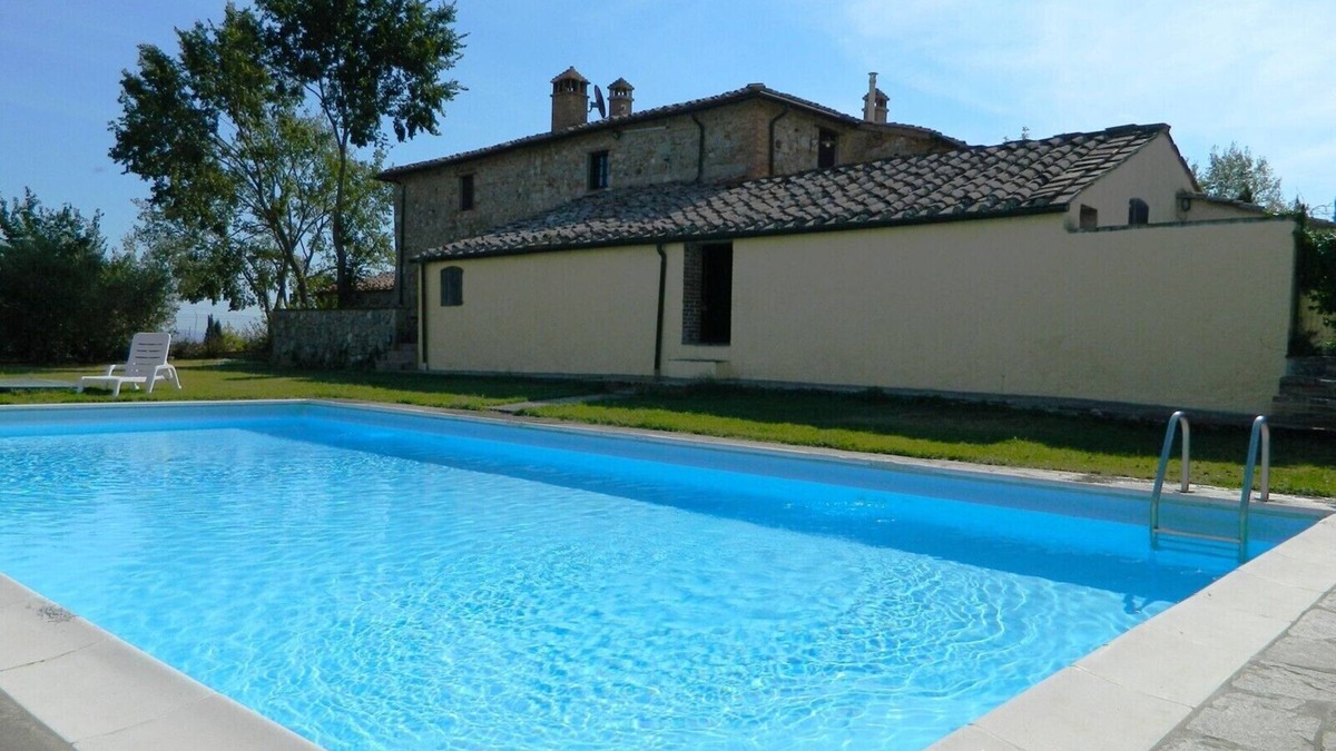 Monteroni d'Arbia Villa | Casale Stine In Monteroni d'arbia, Tuscany