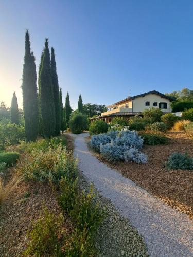 Saturnia Bed & Breakfast | Casale Terre Rosse Garden