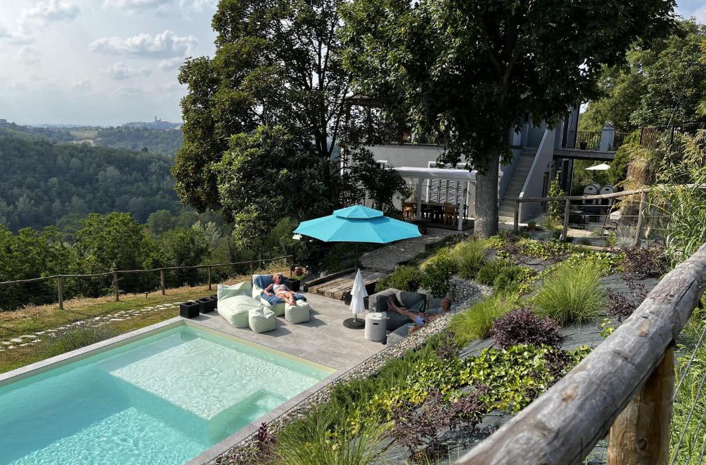Montaldo Scarampi Bed & Breakfast | Cascina GianTino suite Cantina - G A Y - M E N - O N L Y