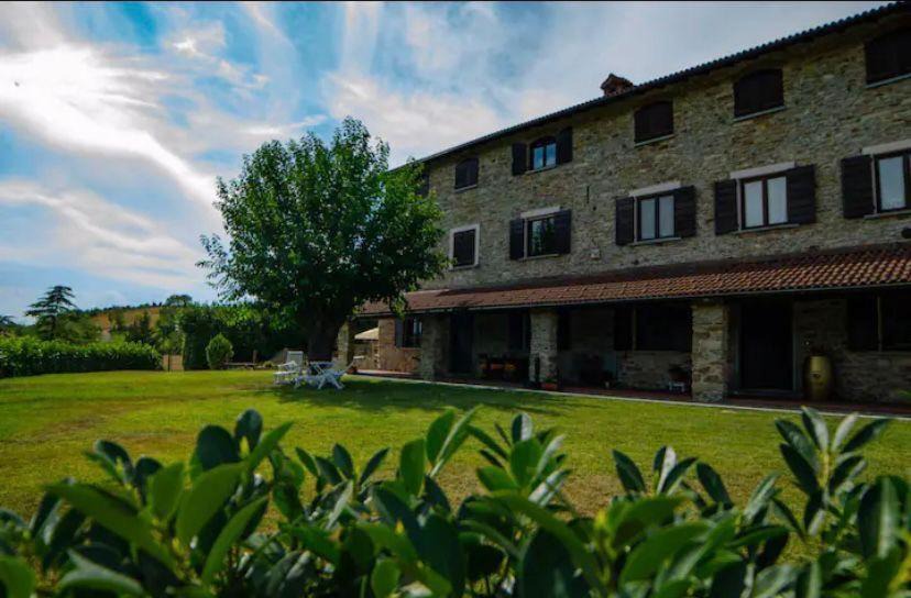 Casaleggio Boiro Bed & Breakfast | Cascina il gelso