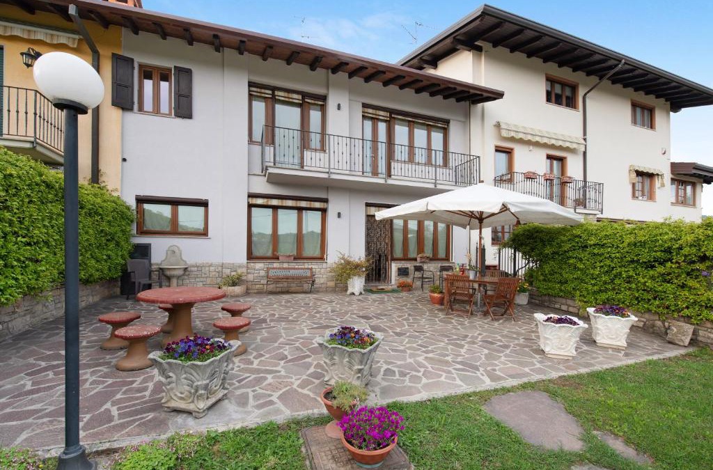 Villongo House | Cascina Nonna Nina