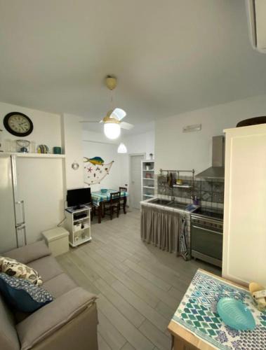 Ustica House | Casetta Milu’