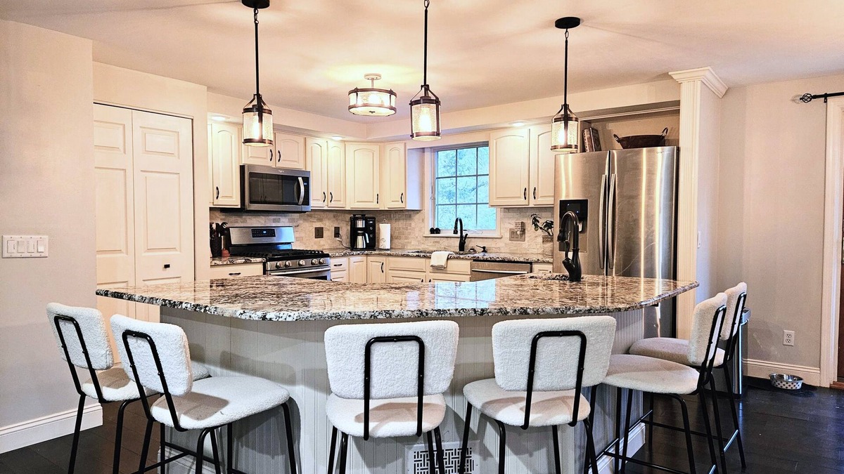 Webster Crossing House | Casey's Place: Private Pool & Chef's Kitchen