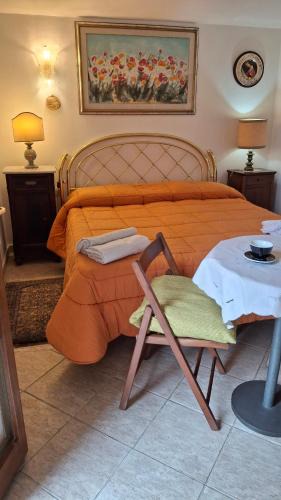 Sovicille House | Casina gialla