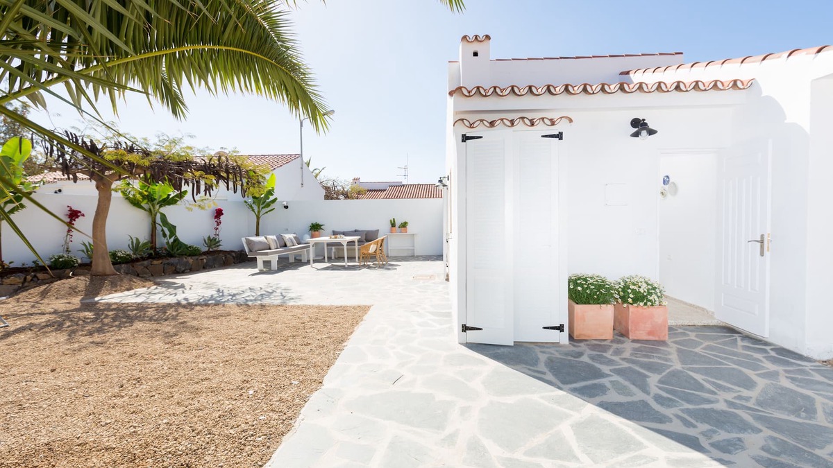 Arona Cottage | Casita 2, private garden 3 bed, WIFI