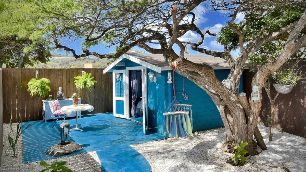 Balashi Ski Chalet | Casita Azul, Beautiful wooden cabin with garden.