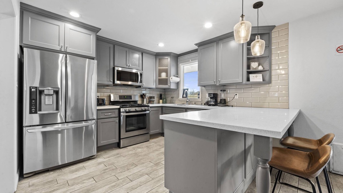 Palmdale House | Casita Oasis near major highways, spa, newly remodeled.